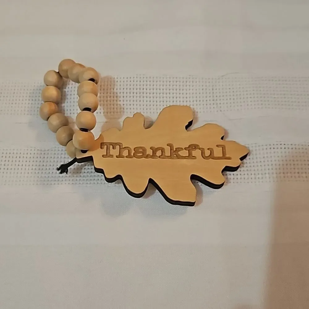 Set of 8 Napkin Rings: Thankful  &  Blessed